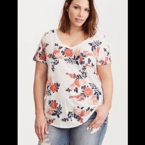 Torrid v neck floral pocket tee